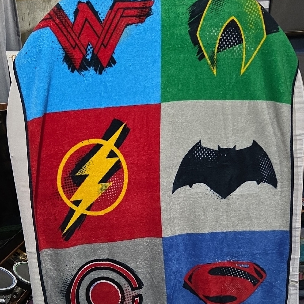 DC Comics Superhero Emblem Throw Blanket